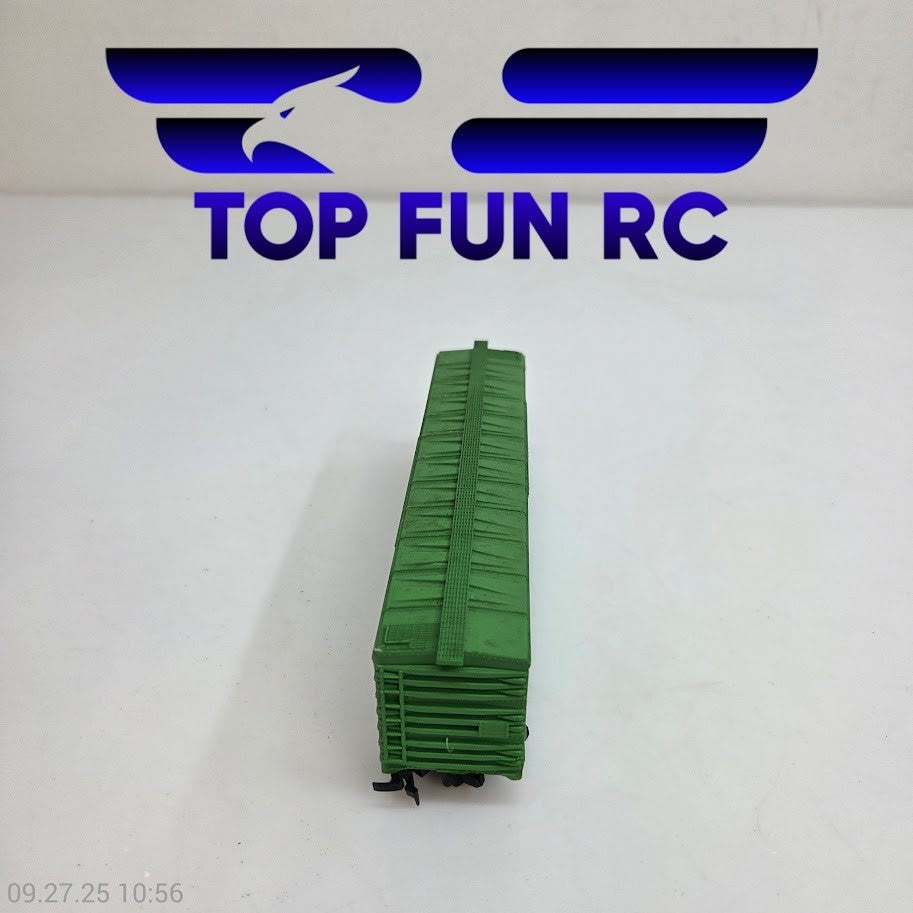 Tyco HO Scale Burlington Northern Green Box Car 100024 Freight Train