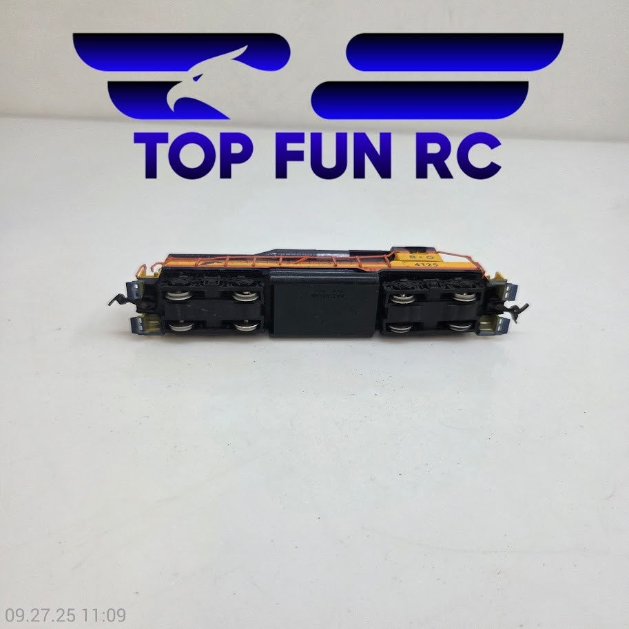 Bachmann HO Scale 4125 B&O Chessie System GP30 Locomotive