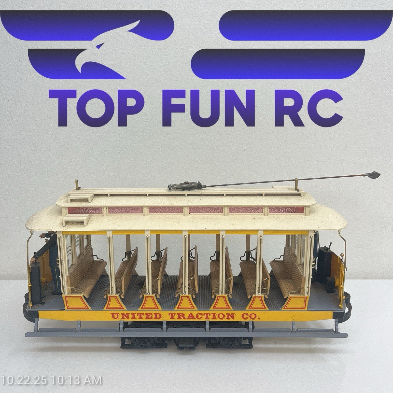 Bachmann 93938 G-Gauge United Traction Co. Motorized Open Street Car