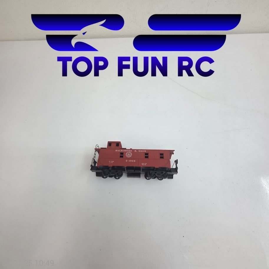 Athearn HO Scale Baltimore & Ohio Red Caboose C-1769 Spring Trucks