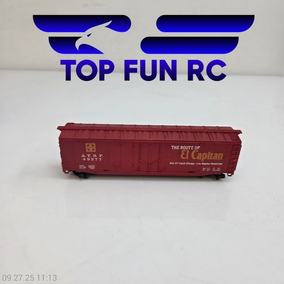 Tyco HO Scale 50' Boxcar Santa Fe 12079
