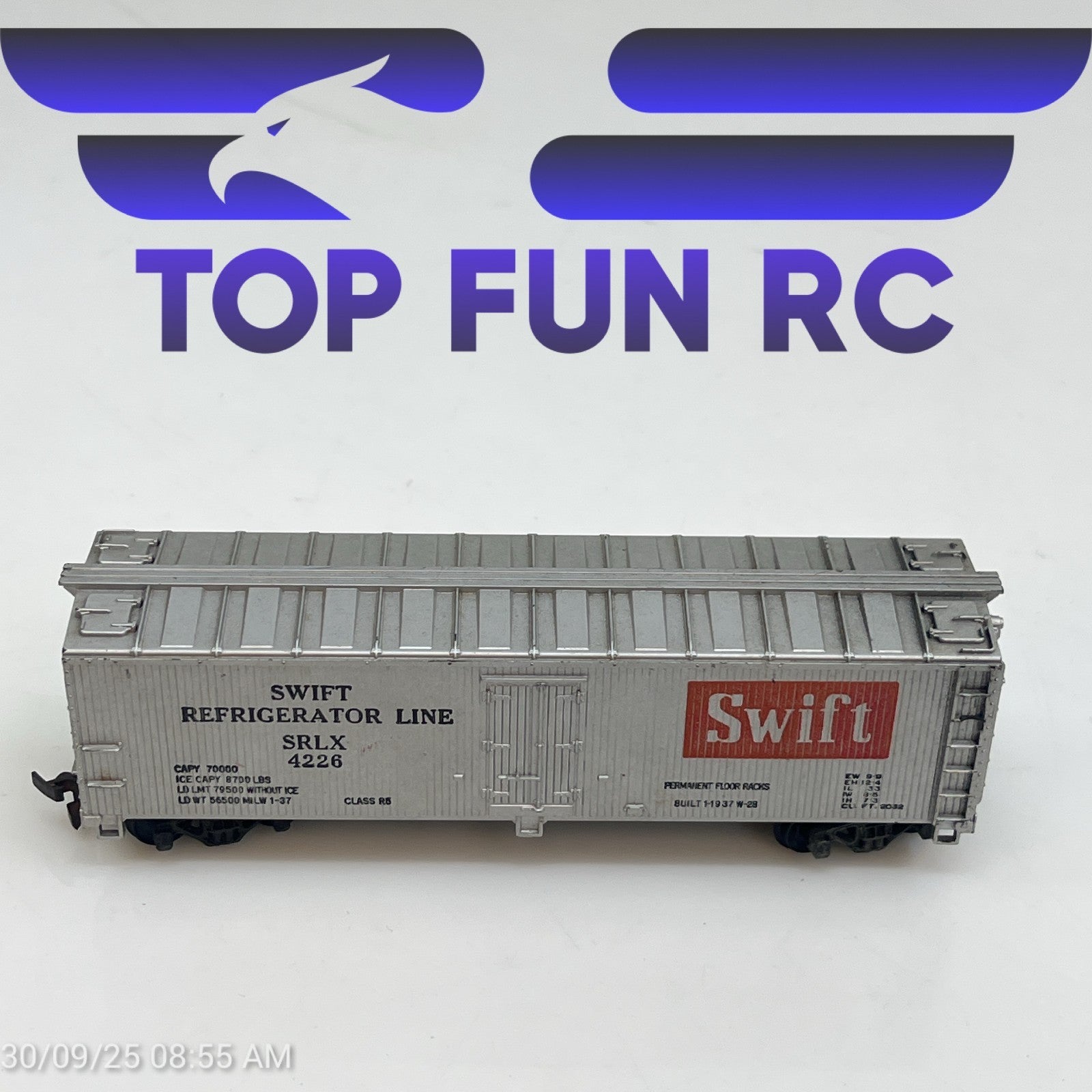 Tyco HO-Gauge Swift Refrigerator Line Silver Box Car SRLX 4226