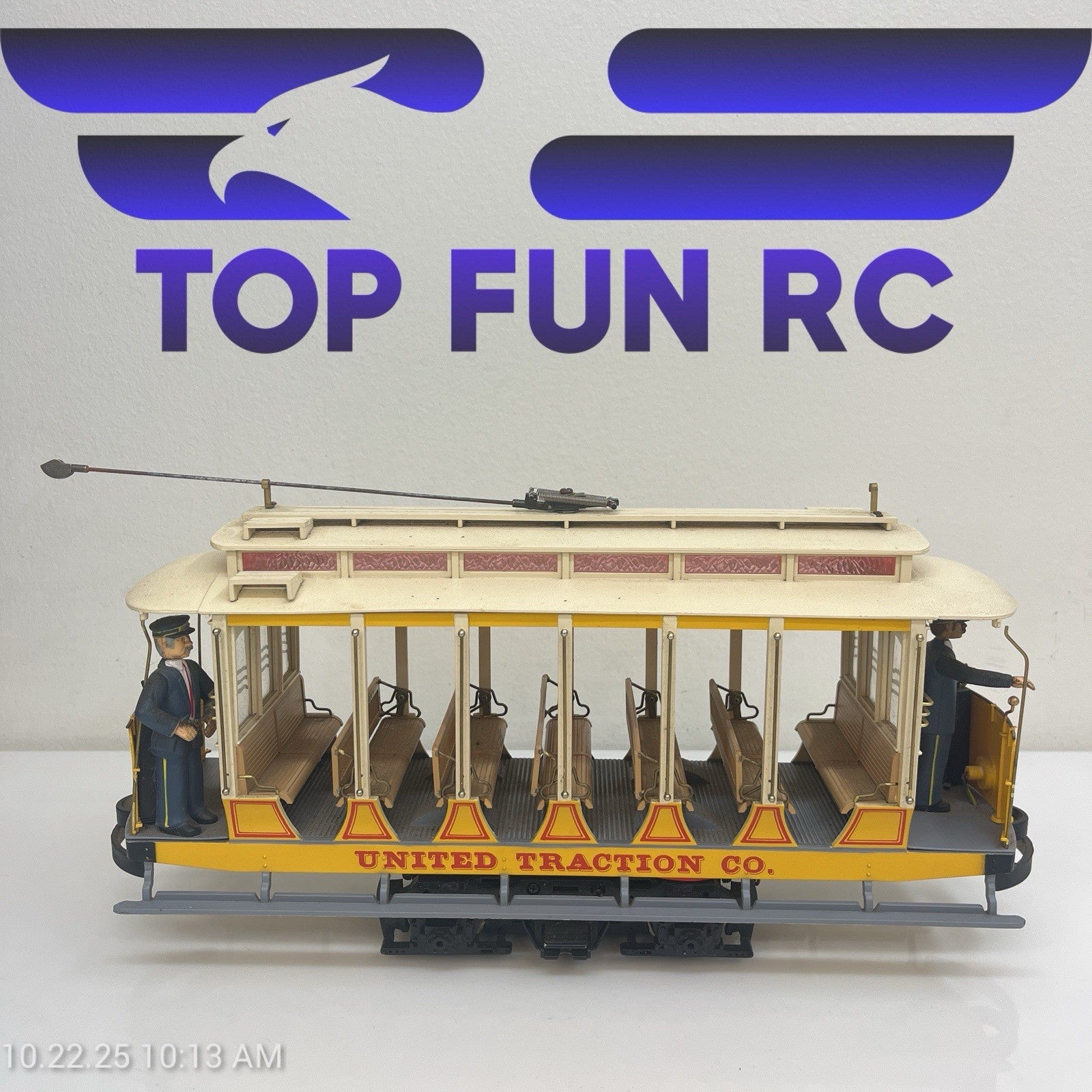 Bachmann 93938 G-Gauge United Traction Co. Motorized Open Street Car