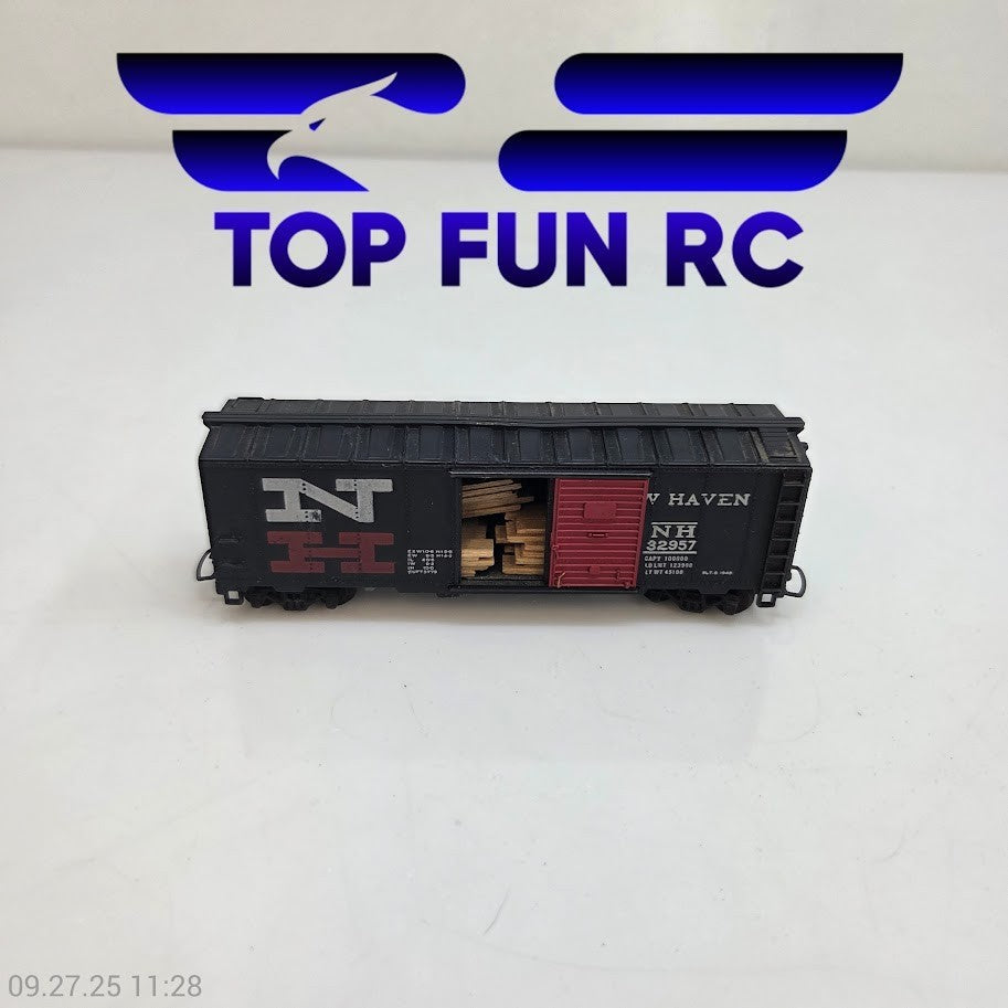 Atheran HO Scale New Haven Box Car NH 32957