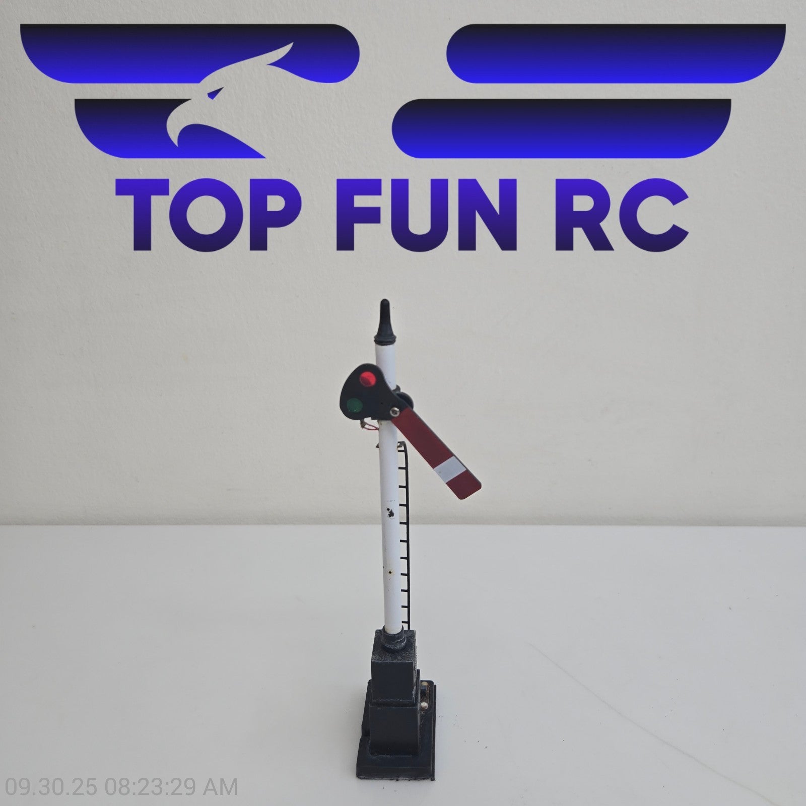 Silvine HO Scale Crossing Signal Model Railroad