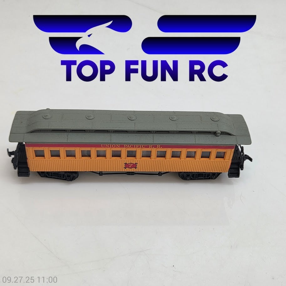 Bachmann HO Scale Union Pacific Railroad Old Time Combine #7