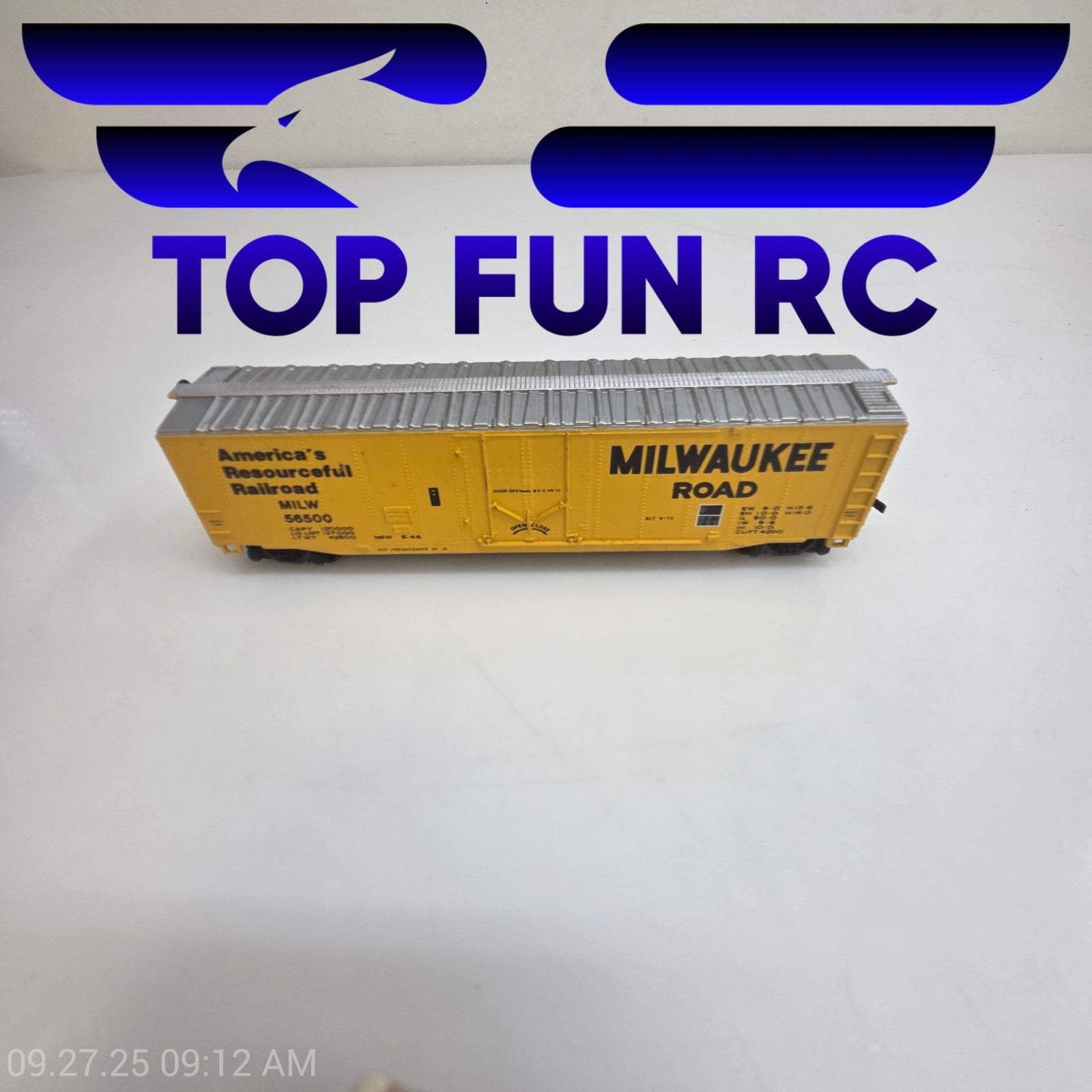 Bachmann 43-1010-68 HO Scale 51' Plug Door Boxcar Railbox Milwaukee Road