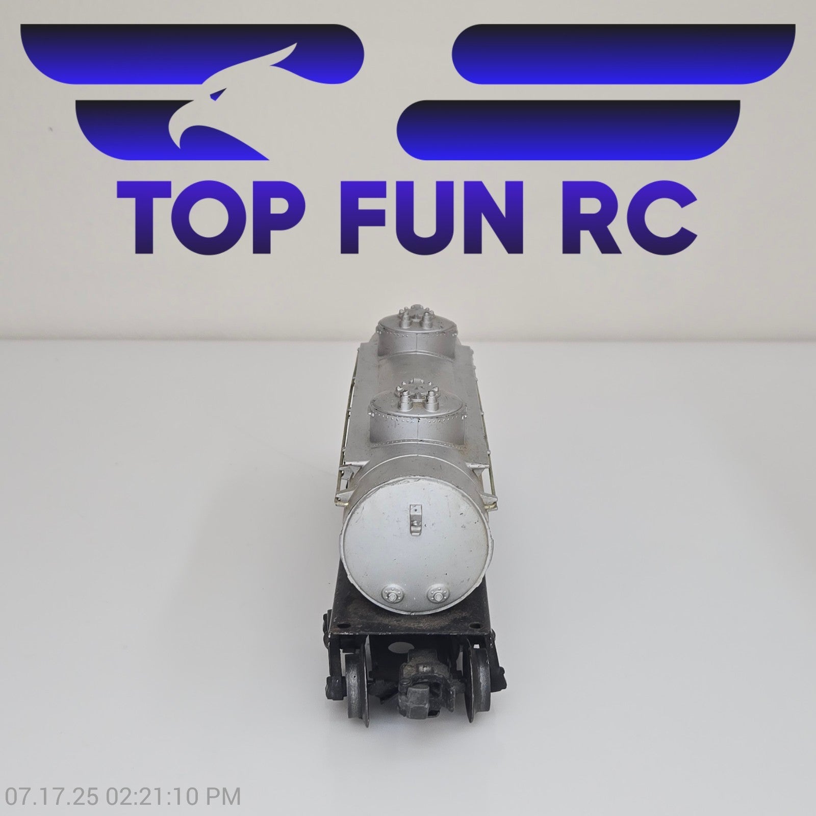 Lionel 6465 O Gauge Two Dome Tank Car Sunoco