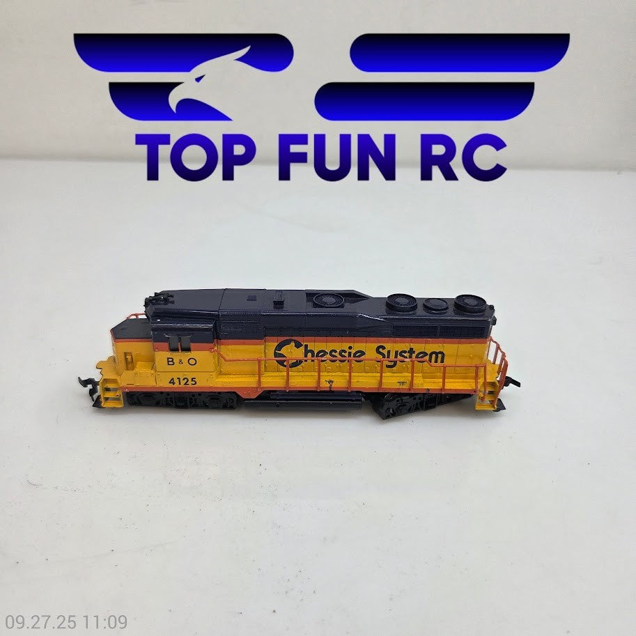 Bachmann HO Scale 4125 B&O Chessie System GP30 Locomotive