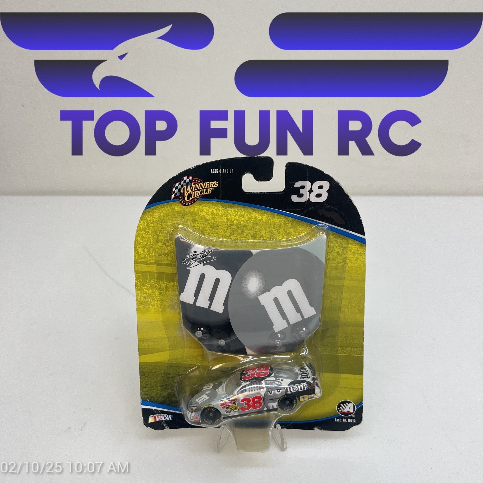Winners Circle Elliott Sadler #38 M&M's Black & White Diecast