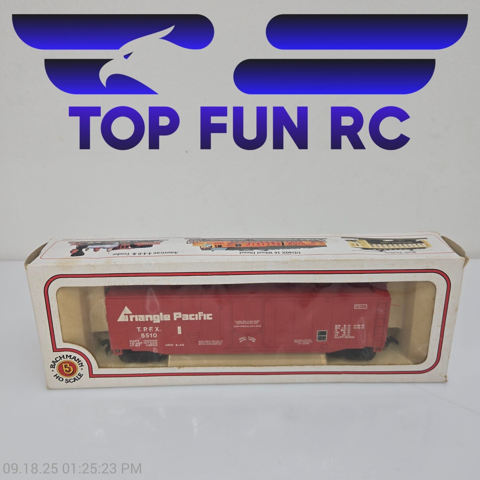 Bachmann HO Scale Electric Train 43-1010-K3 51' Steel Plug Door Box Car Triangle