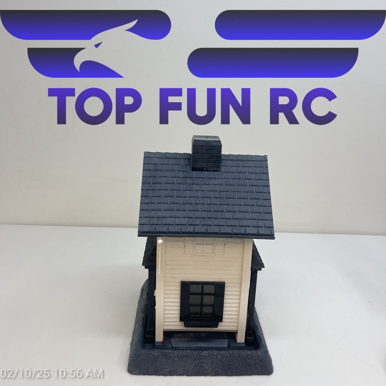 Northern States General Store Bird Feeder HO-Gauge Comparison For Model Railroad