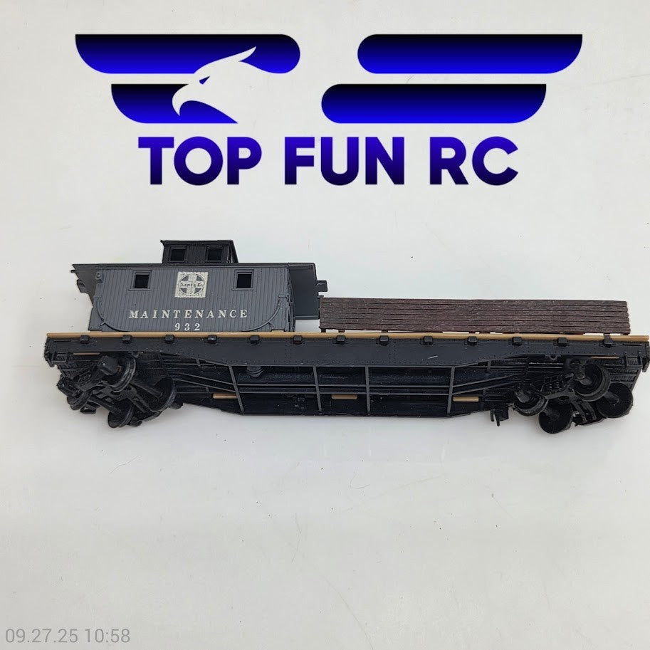 Tyco Santa Fe Maintenance Of Way Crane Boom 50' Flat Car MOW AT&SF 932C