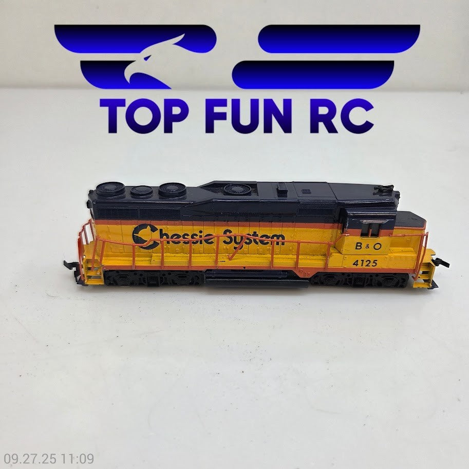 Bachmann HO Scale 4125 B&O Chessie System GP30 Locomotive