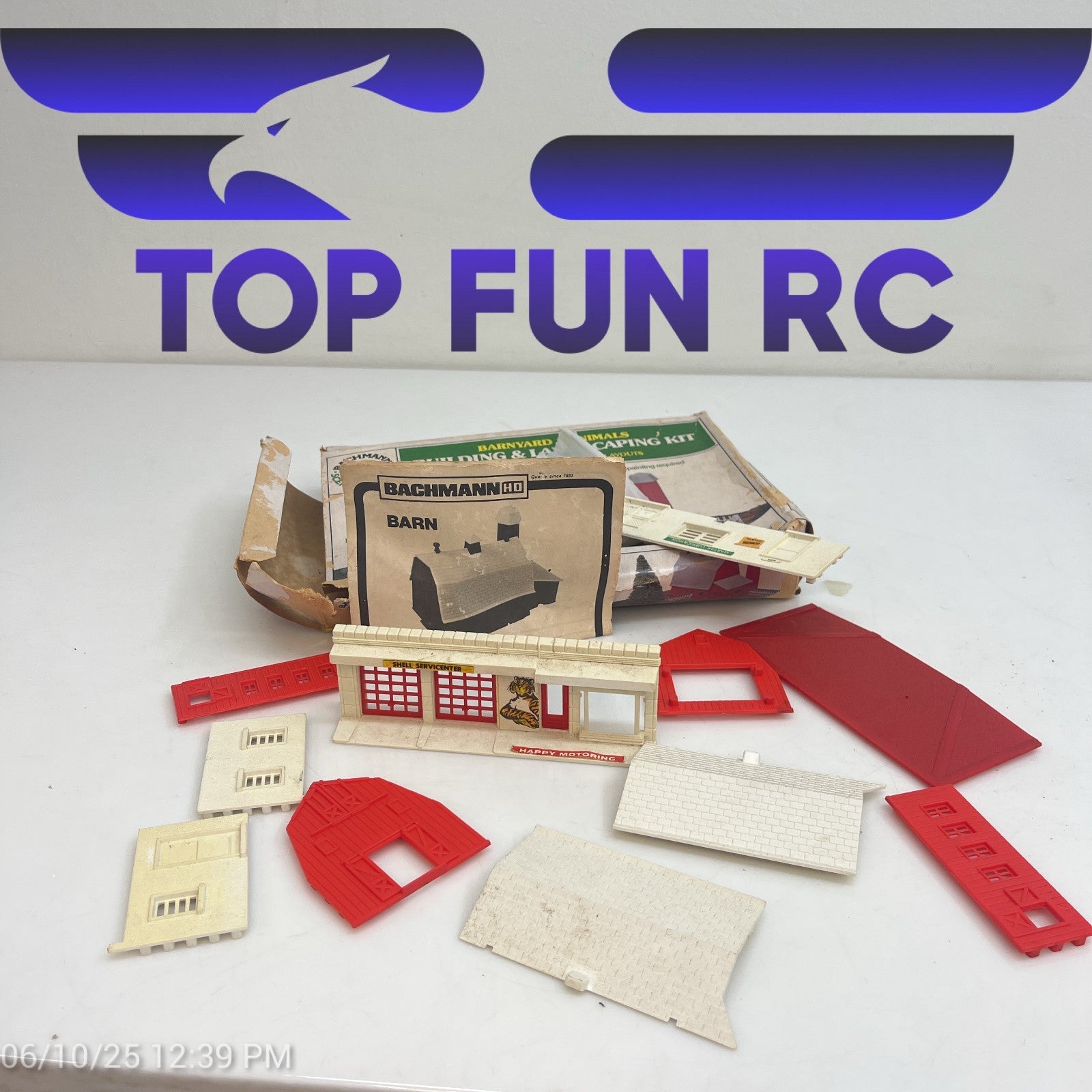 Bachmann 2554 Barnyard & Animals Building & Landscaping Kit Missing Pieces