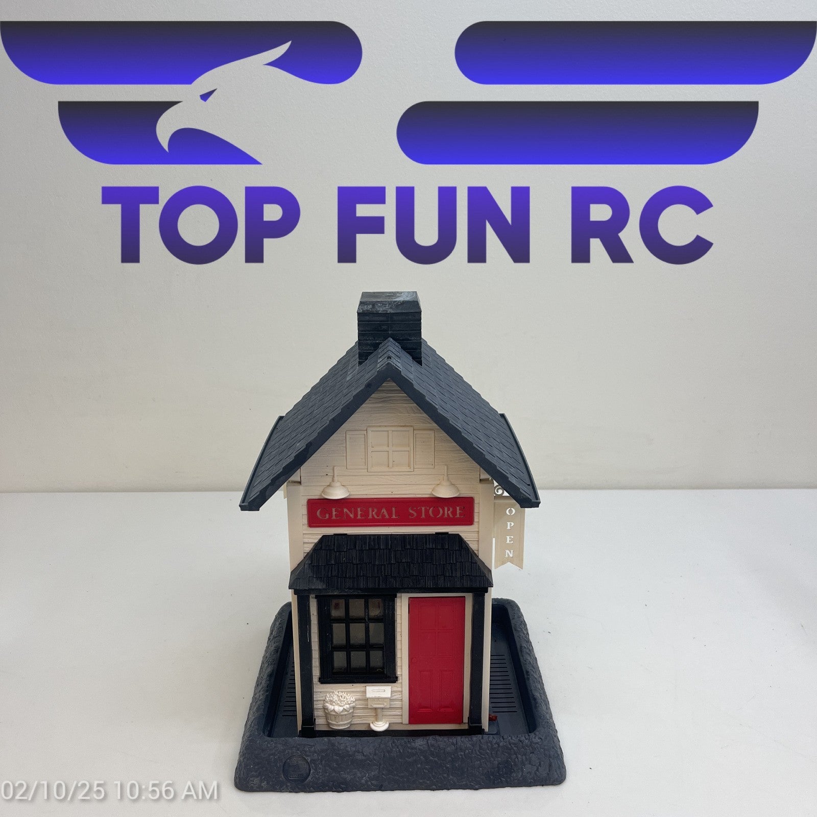 Northern States General Store Bird Feeder HO-Gauge Comparison For Model Railroad