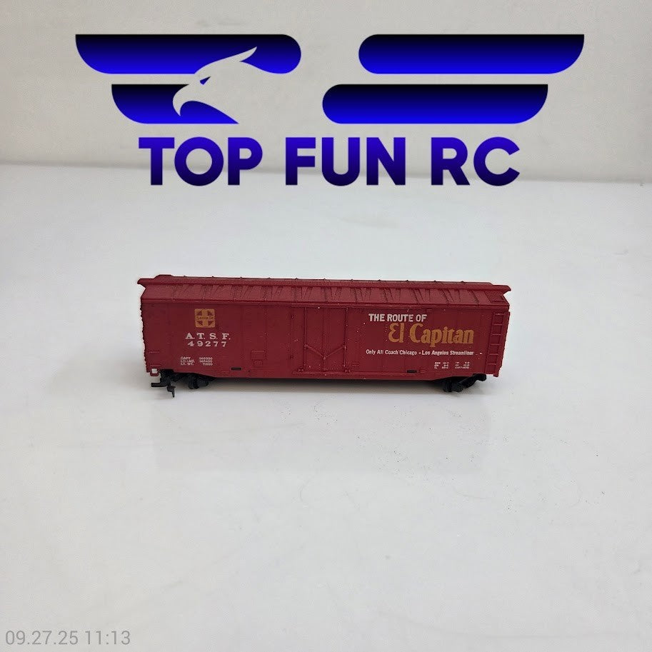 Tyco HO Scale 50' Boxcar Santa Fe 12079