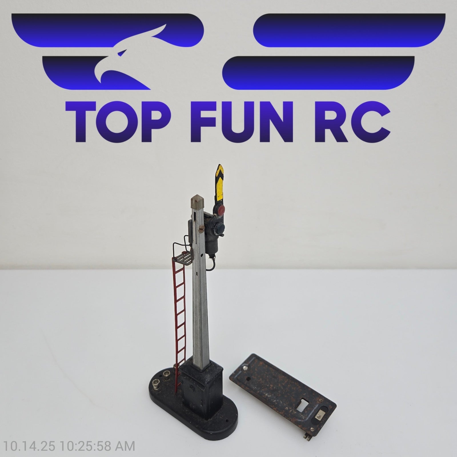 Lionel 151 Semaphore Signal w/ 153 Block Signal Accessory