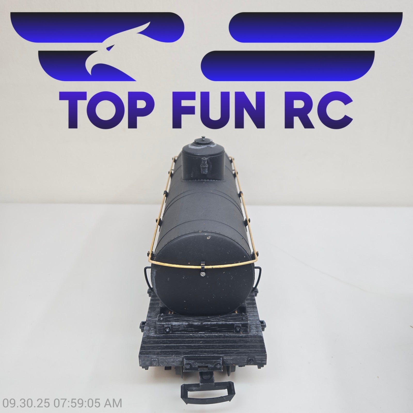 LGB G-Gauge 4080GR Tank Car, Black Single Dome Tank Car