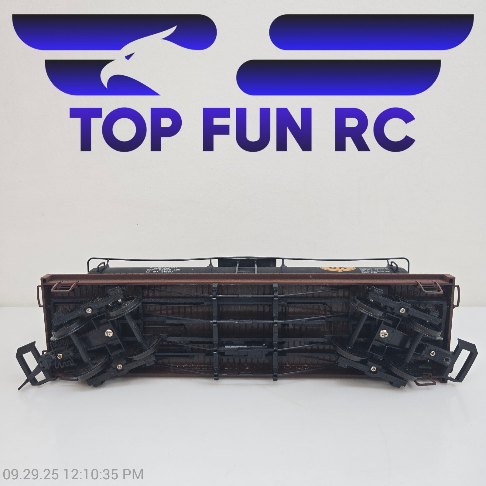Bachmann HO Scale Phillips Oil Co. 66 Single Dome Tank Car PSPX 9214