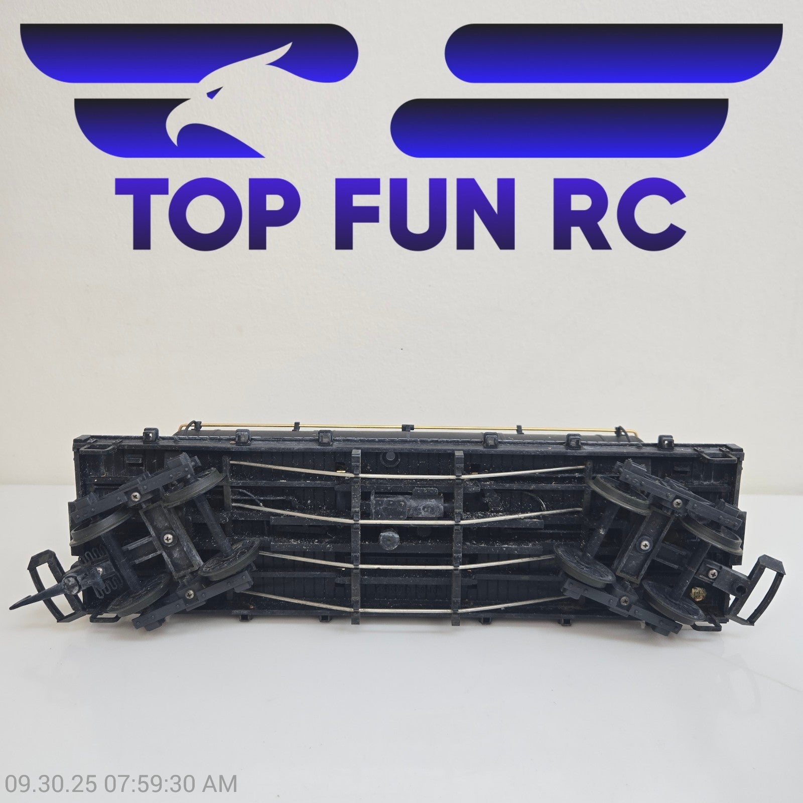 LGB G-Gauge 4080GR Tank Car, Black Single Dome Tank Car