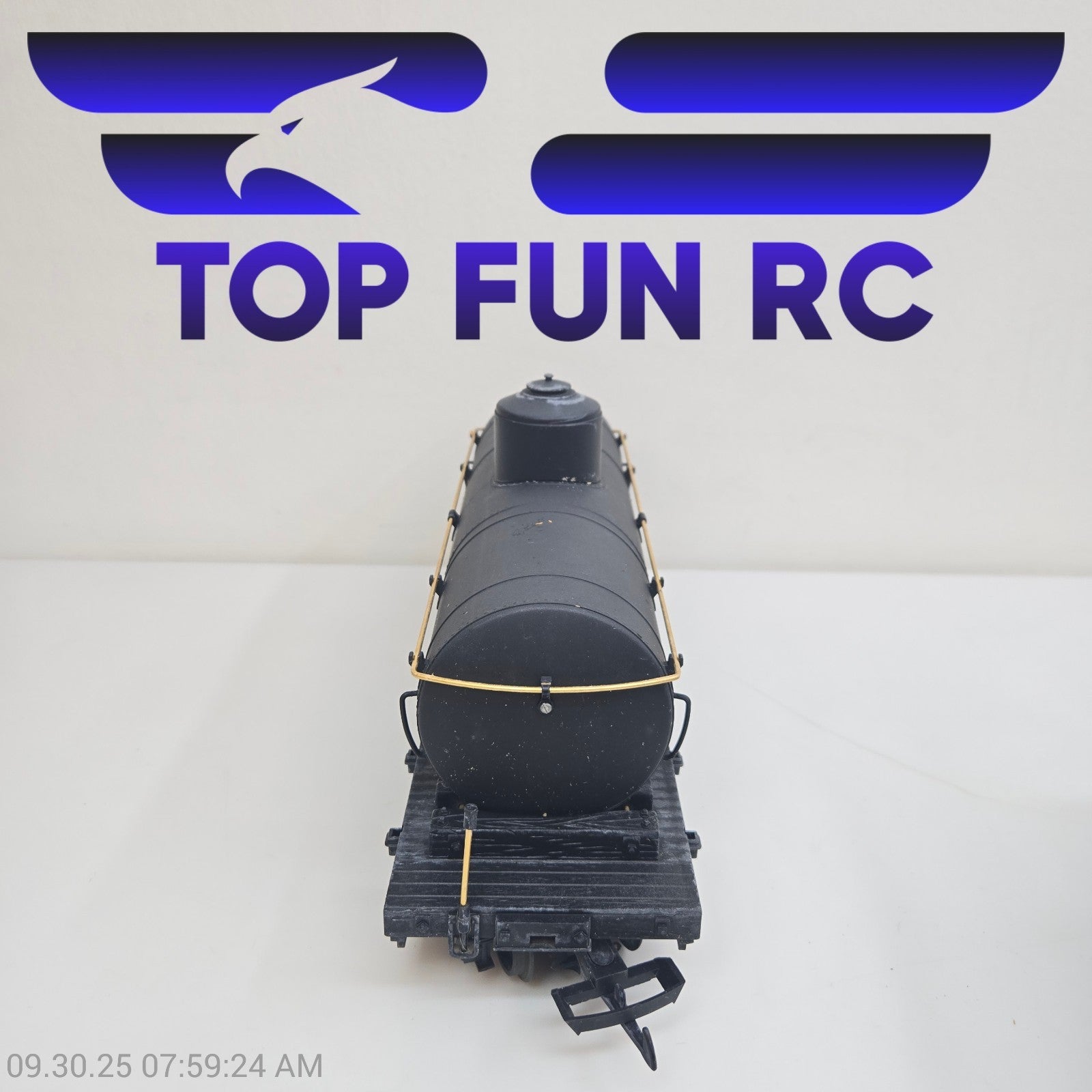 LGB G-Gauge 4080GR Tank Car, Black Single Dome Tank Car