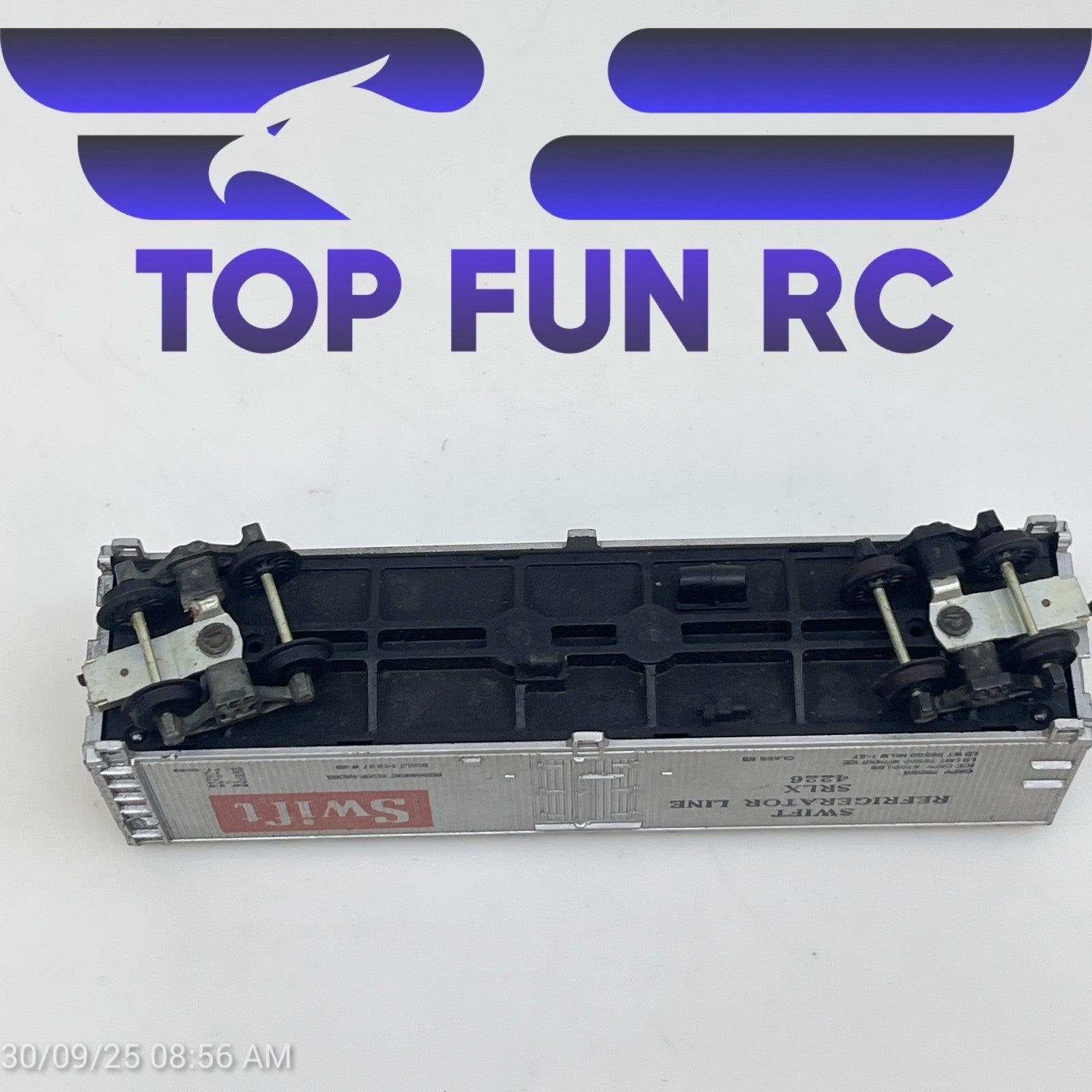 Tyco HO-Gauge Swift Refrigerator Line Silver Box Car SRLX 4226