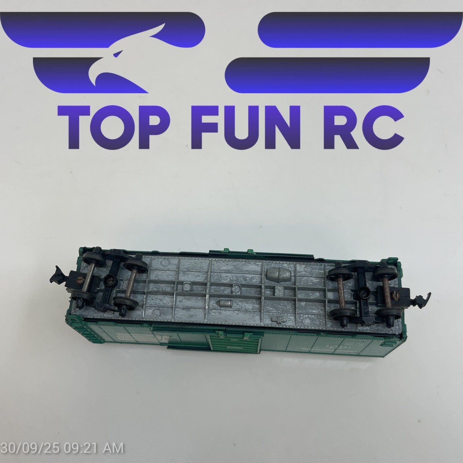 Roundhouse HO-Gauge 104478 Penn Central Box Car
