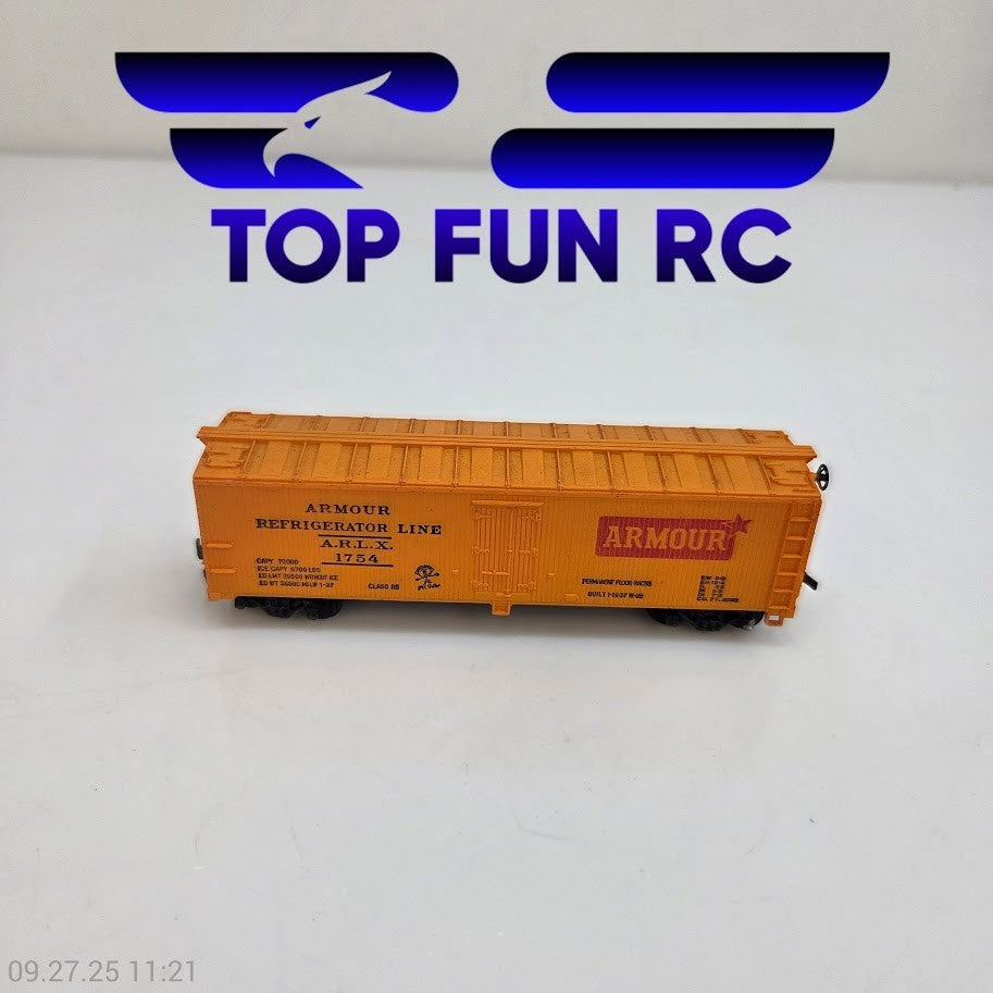 Mantua 40' Ice Reefer Armour Refrigerator Lines Diecast ARLX1754