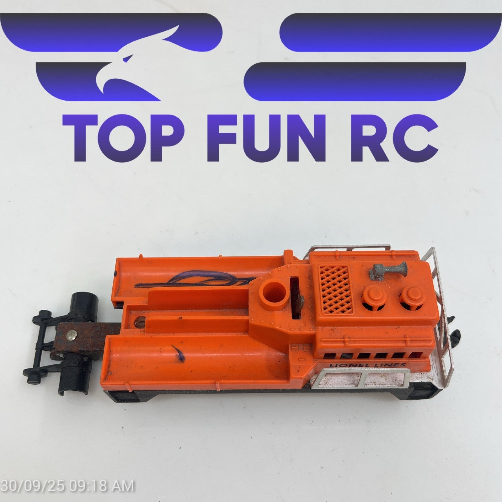 Lionel Lines O-Gauge 3927 Track Cleaning Car (Missing Cannisters)