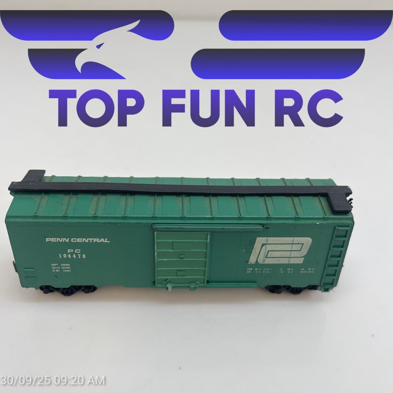 Roundhouse HO-Gauge 104478 Penn Central Box Car