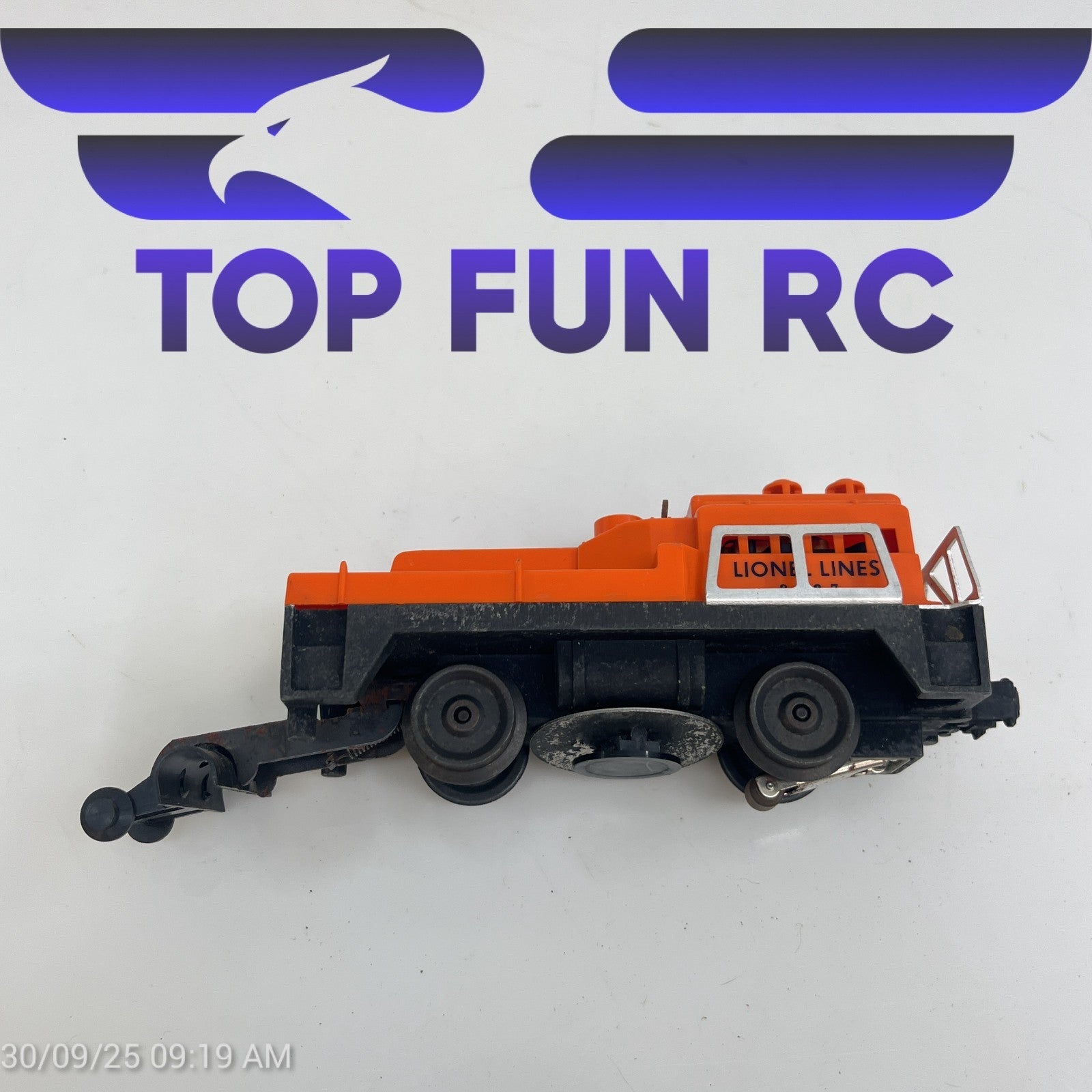 Lionel Lines O-Gauge 3927 Track Cleaning Car (Missing Cannisters)