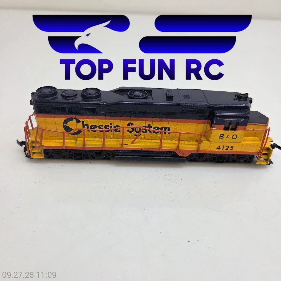 Bachmann HO Scale 4125 B&O Chessie System GP30 Locomotive